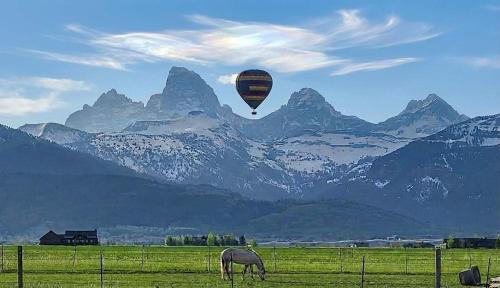 Leigh Creek Estates House | Teton Crest Lodge Sleeps 24 Ideal Reunion Spot