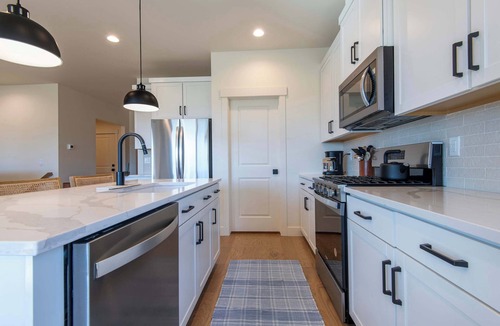 Victor House | Teton Homestead: Modern Home Near Parks & Skiing