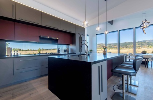 Victor House | Teton Homestead: Modern Retreat + Hot Tub & Views