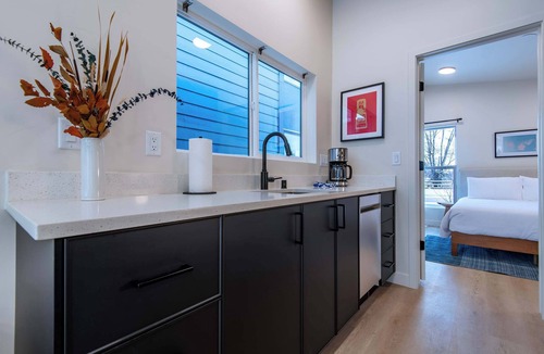 Driggs Villa | Teton Homestead: Ski Hill Nest - Modern + Hot Tub