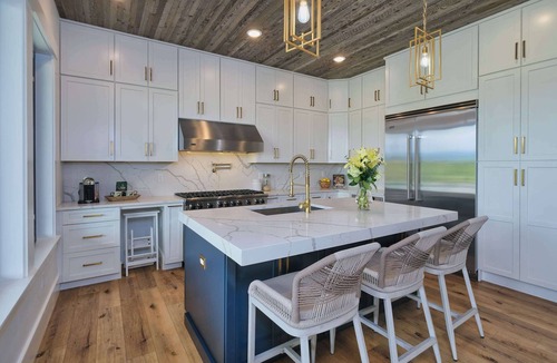 Tetonia House | Teton Homestead: Teton View Ranch + Bar + Hot Tub