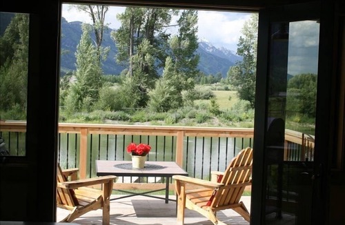 Wilson Cabin | Teton & Pond Views, Horses, Goats, Wildlife; October-November available!