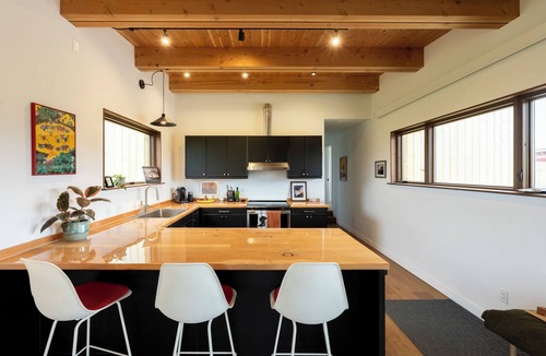 Victor House | Teton Valley Treasure - Beautiful 2 bedroom, quiet and convenient.
