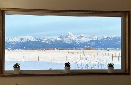 Leigh Creek Estates House | Teton View Studio - Hidden Gem Near Yellowstone