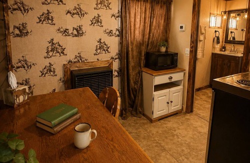Dubois Hotel | The Amoretti Hotel