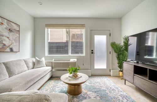 Humboldt Apartment | The Artist's Oasis on Alberta - 90 WalkScore