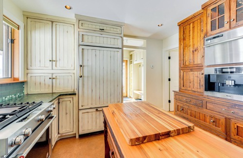 Bedford Cabin | 'The Barn at Dancing Deer Ranch' in Bedford