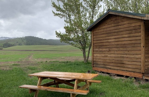 Freedom Apartment | The Bear Cabin a rustic ranch cabin