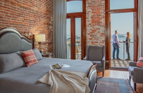 Port Townsend Cabin | The Belmont Hotel