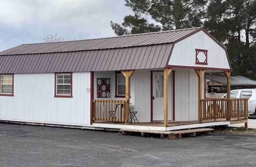 Hurricane Cabin | The Big Tiny White House
