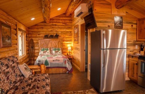 Salmon Cabin | The Bighole Cabin at J&J Cabins