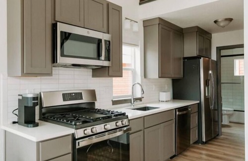 Dover Bay House | The Bird House - 1 Bedroom with Loft 1.75 Bathroom Parkside Bungalow