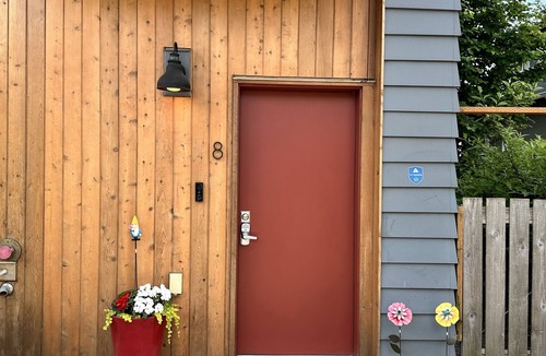Overlook Apartment | The Black House Studio #8 - North Portland