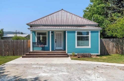 Dover Bay House | The Blue Cottage