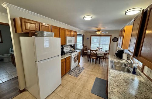 Caseville House | The Breezy Birch House- 0.25 miles from the beach