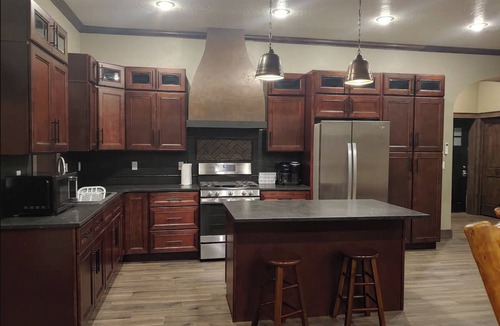 Priest River House | The Bunkhouse, charming 2-bedroom farmhouse