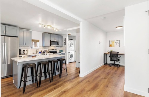 Burien House | The Burien Modern Cozy - Near Airport & Amenities 2 Bed 1 Bath With AC