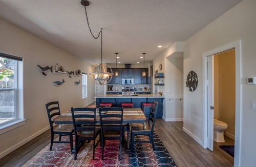 Depoe Bay House | The Captains Lookout | Ocean View, Hot Tub, Dog Friendly, Walk to Harbor