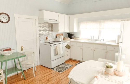 Medford Villa | The Carriage House: One bedroom w/kitchen & full bath.