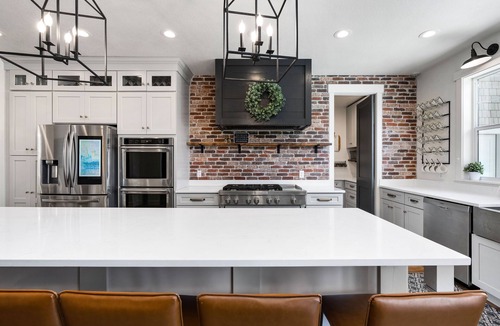 Cherimoya Hill House | The Carriage House @ Bear Lake -Newly Built - SLEEPS 45 PLUS! Great Location