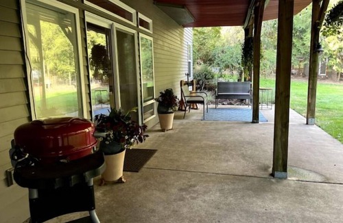 Newberg House | The Cellar @Lively Farm a Family Friendly Hobby Farm Stay
