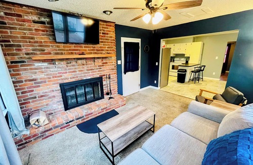 Ames House | The Central Hearth:Great for groups, families or crews. Sleeps 8 ISU 7 min away!