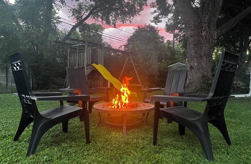 Ames House | The Central Hearth:Great for groups, families or crews. Sleeps 8 ISU 7 min away!