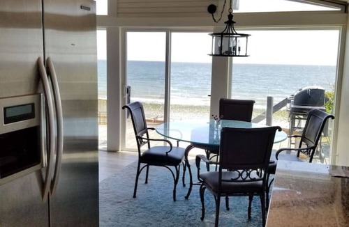 Point Roberts House | The Coastal Cottage - Direct Beach Access