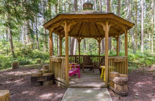 Langley House | The Cottage at Herons Roost by AvantStay