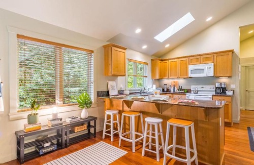 Langley House | The Cottage at Herons Roost by AvantStay