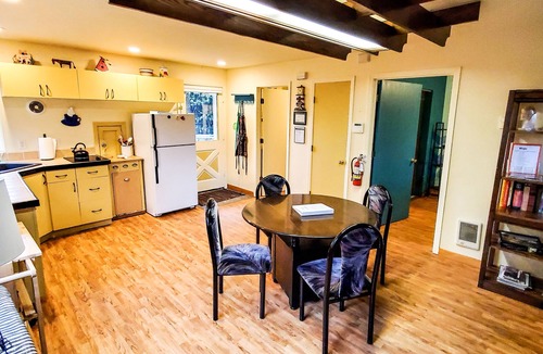 Newport Cottage | The Cottage - Newport Eclectic Charm