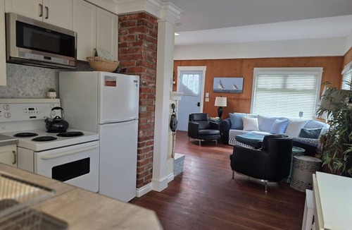 Point Roberts House | The Cottage on Kendor
