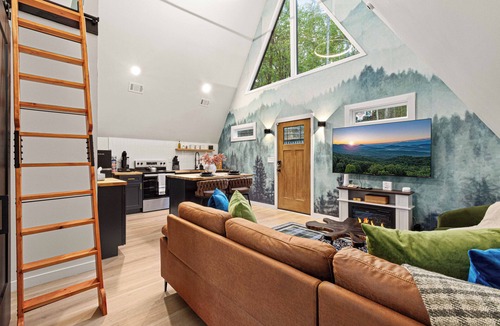Cashes Valley Cabin | The Cozy-A - Pickleball - Sauna - Fire Pit - Hot Tub