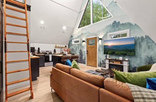 Cashes Valley House | The Cozy-A - Pickleball - Sauna - Fire Pit - Hot Tub