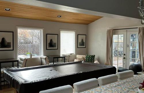 Hailey Bed & Breakfast | The Dandelion SV-Drift. B&B, Reimagined