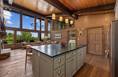 Ridges Over the Lake Cabin | The Day Hike - Pet Friendly | Mountain View | Outdoor Fireplace | Oversized Deck