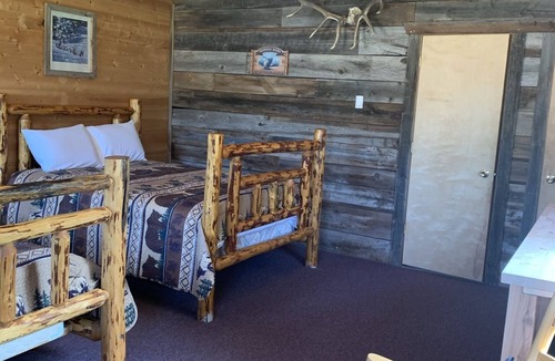 Freedom Cabin | The Elk Cabin a rustic ranch cabin