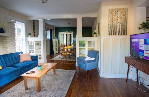 Glen Iris House | The Enchanter & Charmer - Two Homes - Sleeps 28