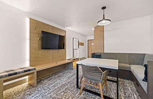 McCall Hotel | The Evergreen Hotel