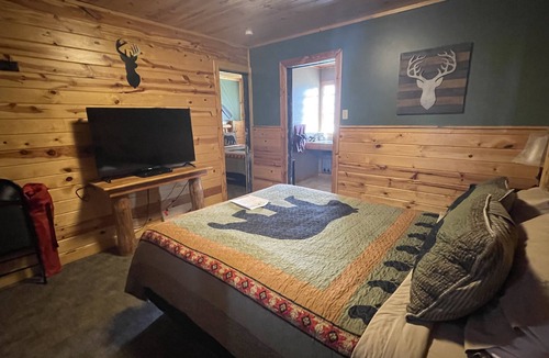 Ashton Hotel | The Fishing Bear Lodge