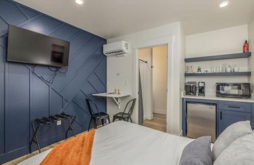Coeur d'Alene Hotel | The Flats- Studio #6- Modern Downtown Stay