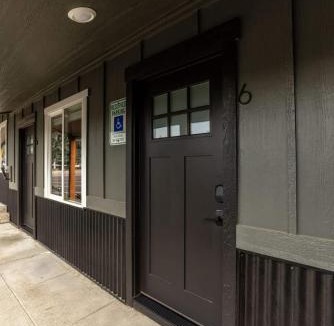 Coeur d'Alene Hotel | The Flats- Studio #6- Modern Downtown Stay
