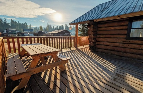 Seeley Lake House | The Fox Den -Cozy stay w/AC & Wi-Fi, Pet Friendly
