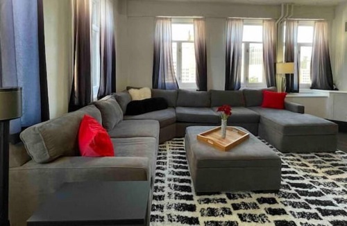 Downtown Detroit Apartment | The Fox Spot