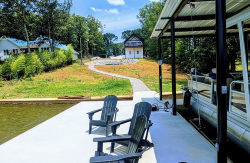 Muscle Shoals House | "The Gamers Garage" Lakehouse w/Game Room & Boat Pier