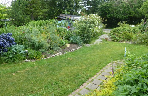 Point Roberts Cottage | The Garden Cottage.Step Back in Time - Experience Nature - with Creative Spirit