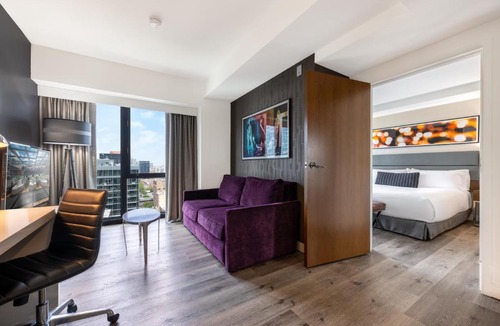 Near North Side Hotel | The Godfrey Hotel Chicago