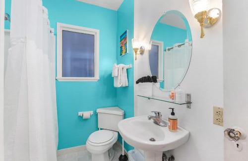 Wallingford Apartment | The Green Lake Firefly Lodge