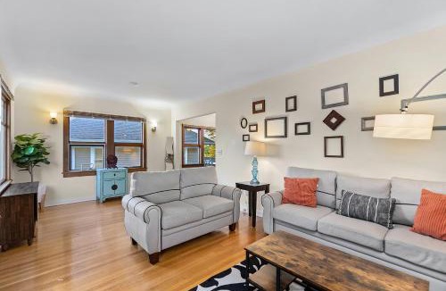 Wallingford Apartment | The Green Lake Firefly Lodge