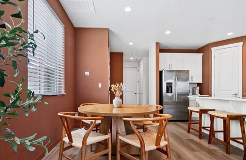 Star House | The Haven, Desert Inspired Retreat in Star | Zippy Wi-Fi, Sleeps 8